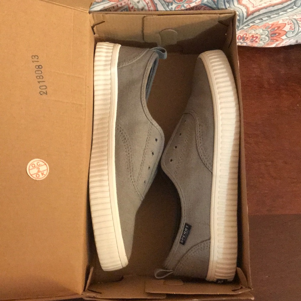 Sperry Crest Creeper in grey